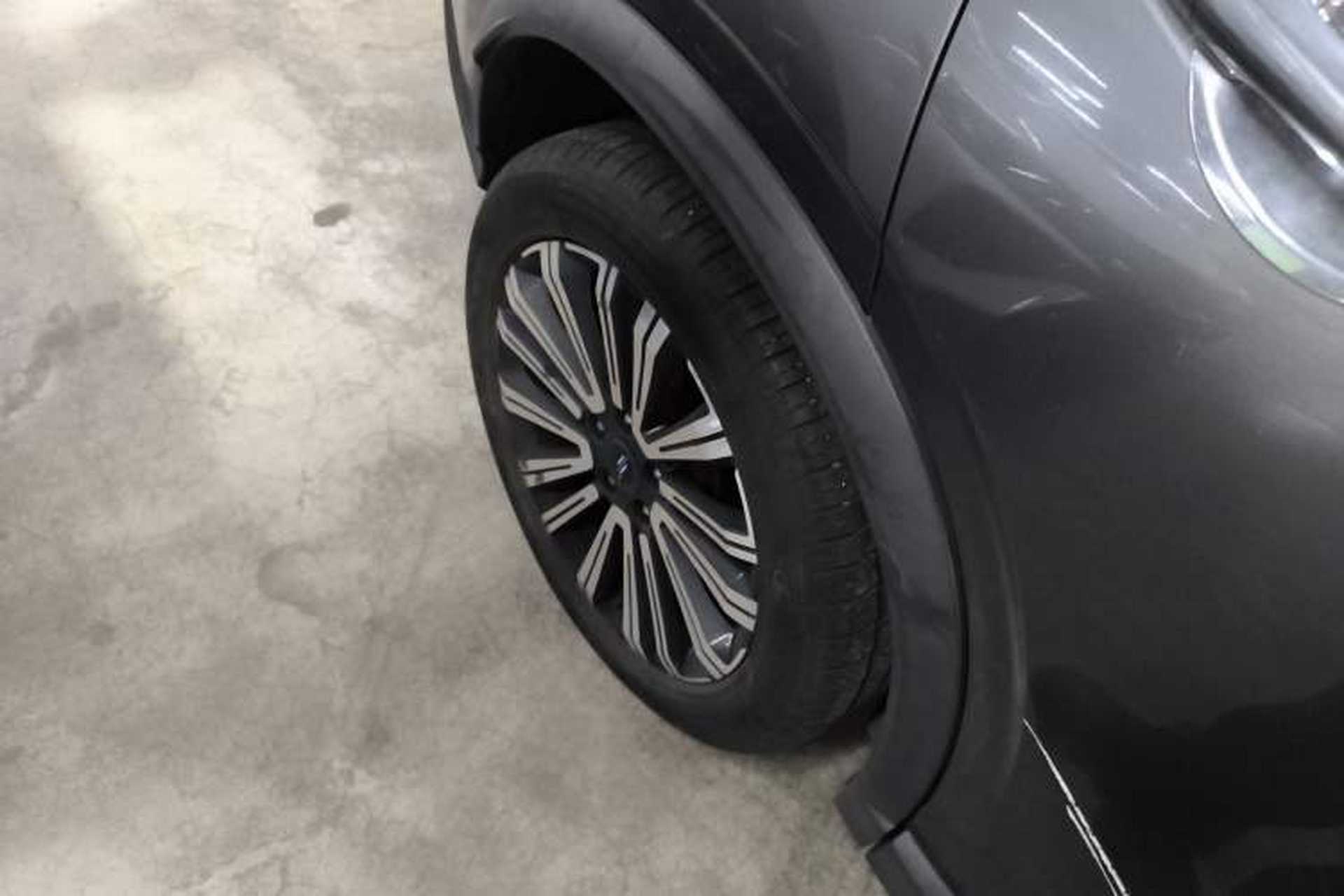 Used CHANGAN OSHAN X5 2021 1.5T DCT Prestige Edition Right Rear Wheel Hub