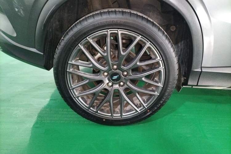 Used CHANGAN OSHAN X5 2021 1.5T DCT Flagship Edition Right Rear Wheel Hub