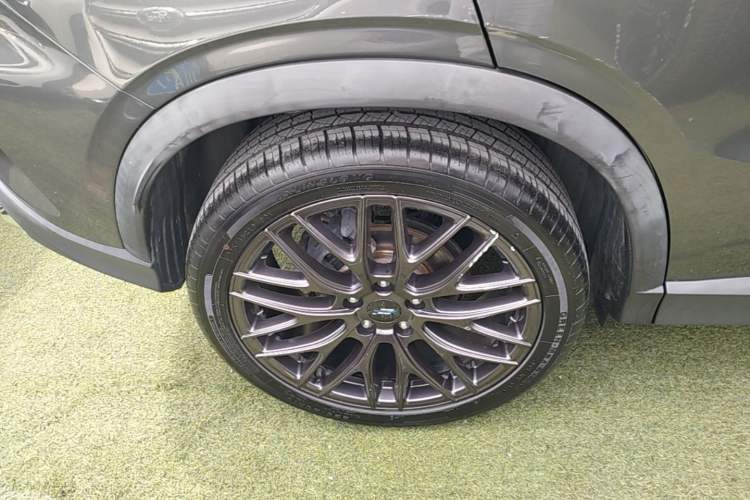 Used CHANGAN OSHAN X5 2021 1.5T DCT Flagship Edition Right Rear Wheel Hub