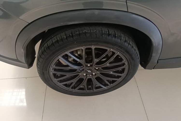 Used CHANGAN OSHAN X5 2021 1.5T DCT Flagship Edition Right Rear Wheel Hub