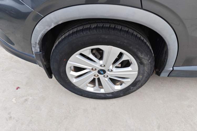 Used CHANGAN OSHAN X5 2021 1.6L CVT Luxury Model Right Rear Wheel Hub