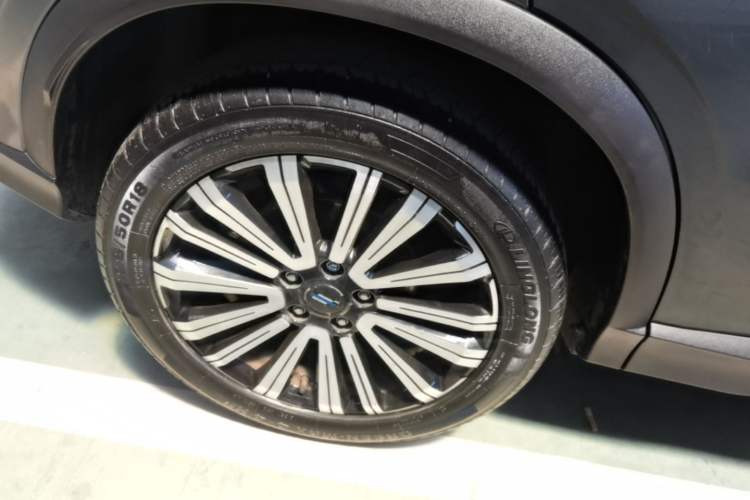 Used CHANGAN OSHAN X5 2021 1.6L CVT Luxury Model Right Rear Wheel Hub