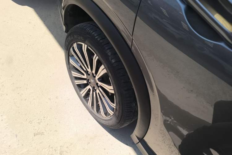 Used CHANGAN OSHAN X5 2021 1.5T DCT Prestige Edition Right Rear Wheel Hub
