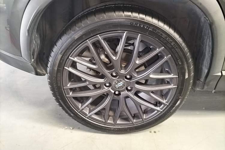 Used CHANGAN OSHAN X5 2021 1.5T DCT Flagship Edition Right Rear Wheel Hub