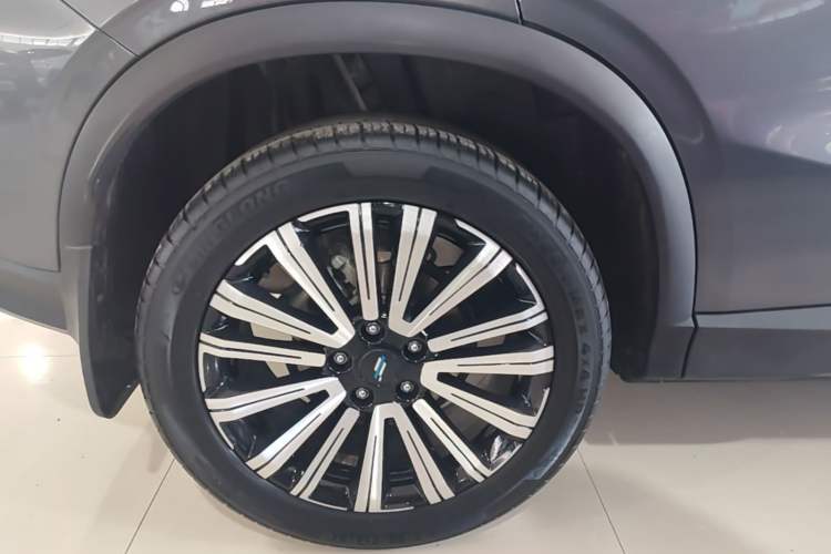 Used CHANGAN OSHAN X5 2021 Revised Version 1.5T DCT Luxury Edition Right Rear Wheel Hub
