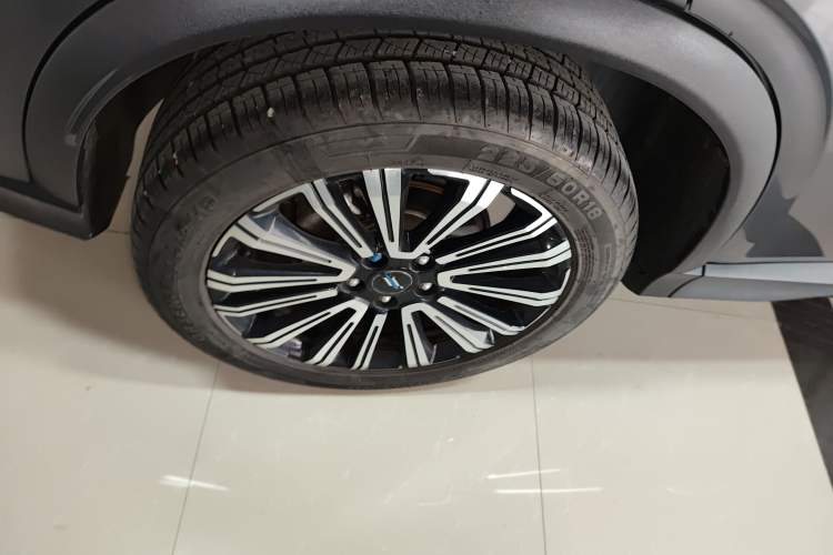 Used CHANGAN OSHAN X5 2021 Revised Version 1.5T DCT Luxury Edition Right Rear Wheel Hub
