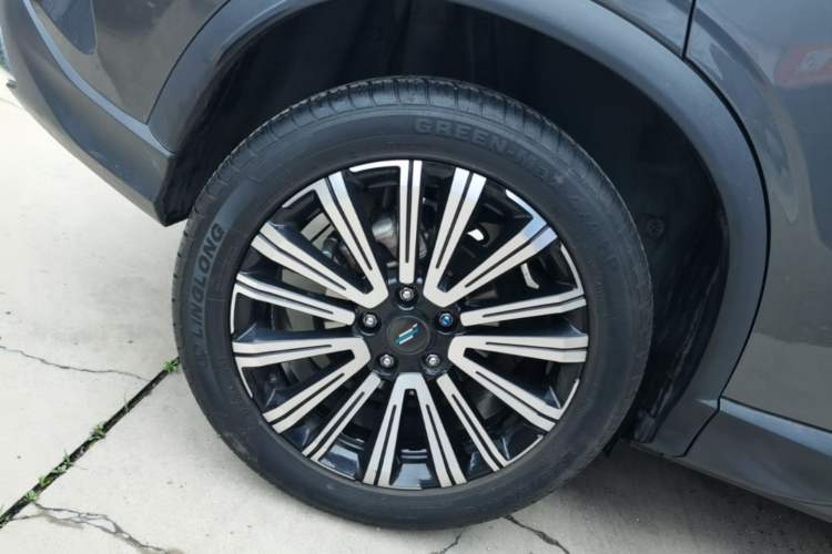 Used CHANGAN OSHAN X5 2021 1.6L CVT Luxury Model Right Rear Wheel Hub