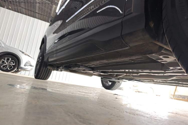 Used CHANGAN OSHAN X5 2021 1.5T DCT Flagship Edition Right Side Sill