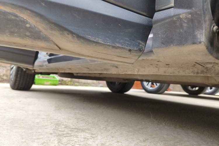Used CHANGAN OSHAN X5 2021 1.5T DCT Prestige Edition Right Side Sill