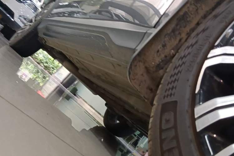 Used CHANGAN OSHAN X5 2021 1.5T DCT Prestige Edition Right Side Sill