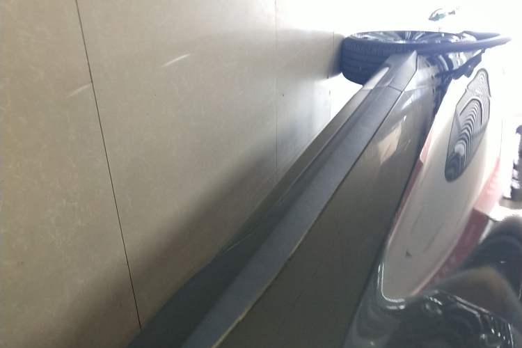 Used CHANGAN OSHAN X5 2021 1.5T DCT Prestige Edition Right Side Sill