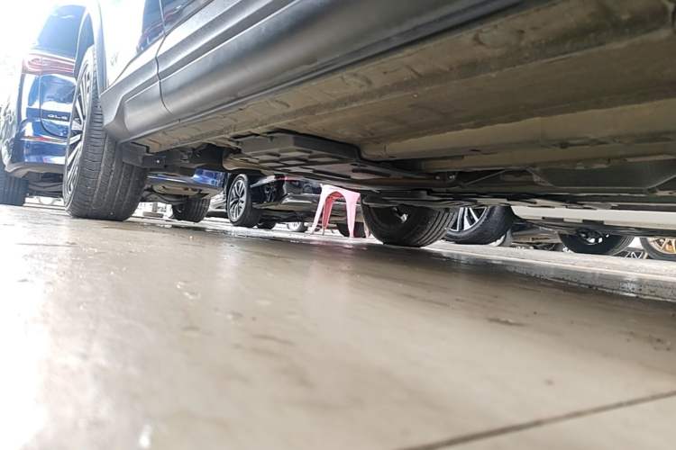 Used CHANGAN OSHAN X5 2021 1.6L CVT Comfort Model Right Side Sill