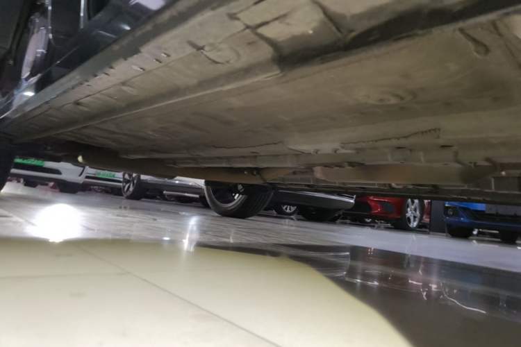 Used CHANGAN OSHAN X5 2021 1.5T DCT Flagship Edition Right Side Sill