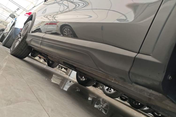 Used CHANGAN OSHAN X5 2021 1.5T DCT Flagship Edition Right Side Sill