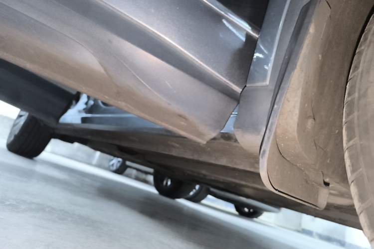 Used CHANGAN OSHAN X5 2021 1.5T DCT Prestige Edition Right Side Sill