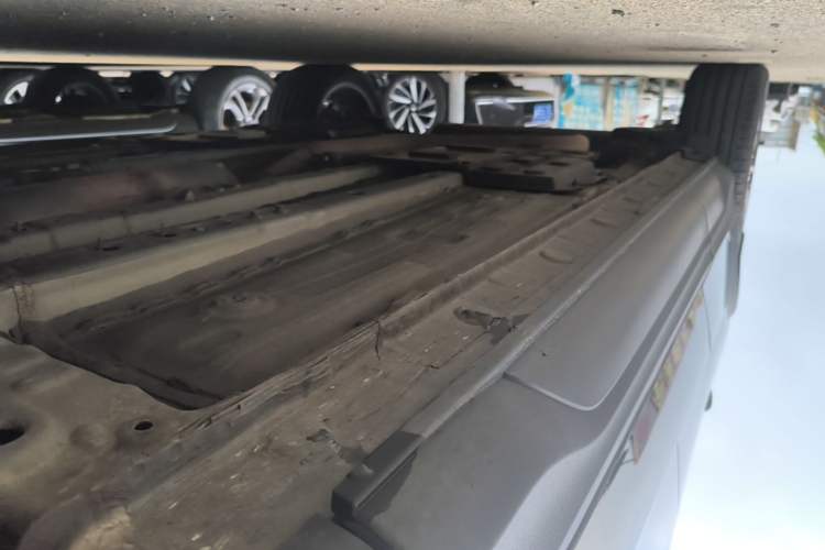 Used CHANGAN OSHAN X5 2021 1.5T DCT Flagship Edition Right Side Sill