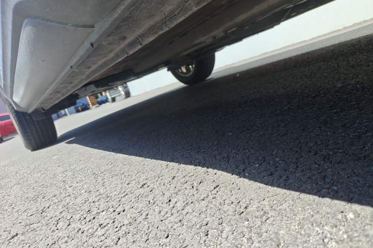 Used CHANGAN OSHAN X5 2021 1.6L CVT Luxury Model Right Side Sill