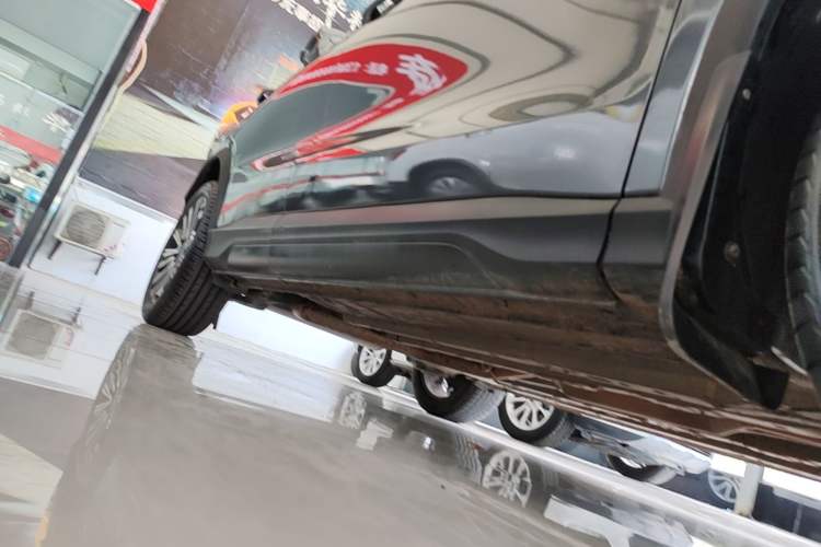 Used CHANGAN OSHAN X5 2021 1.5T DCT Prestige Edition Right Side Sill