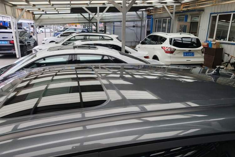 Used CHANGAN OSHAN X5 2021 1.6L CVT Luxury Model Roof
