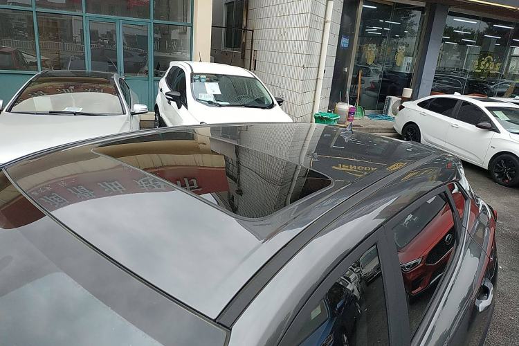 Used CHANGAN OSHAN X5 2021 Revised Version 1.6L Manual Luxury Edition Roof