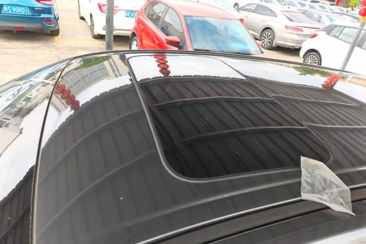Used CHANGAN OSHAN X5 2021 1.6L CVT Youth Edition Roof
