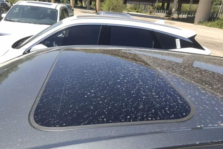 Used CHANGAN OSHAN X5 2021 1.6L CVT Luxury Model Roof