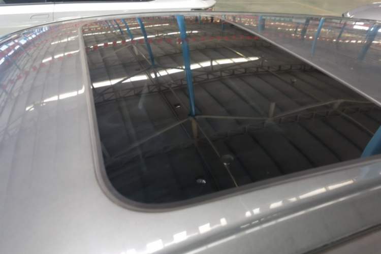 Used CHANGAN OSHAN X5 2021 1.6L CVT Luxury Model Roof