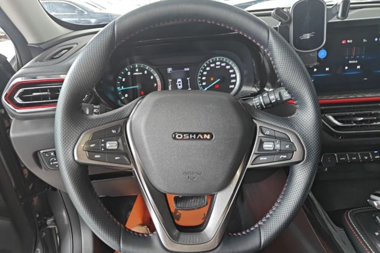 Used CHANGAN OSHAN X5 2021 Revised Version 1.5T DCT Luxury Edition Steering Wheel