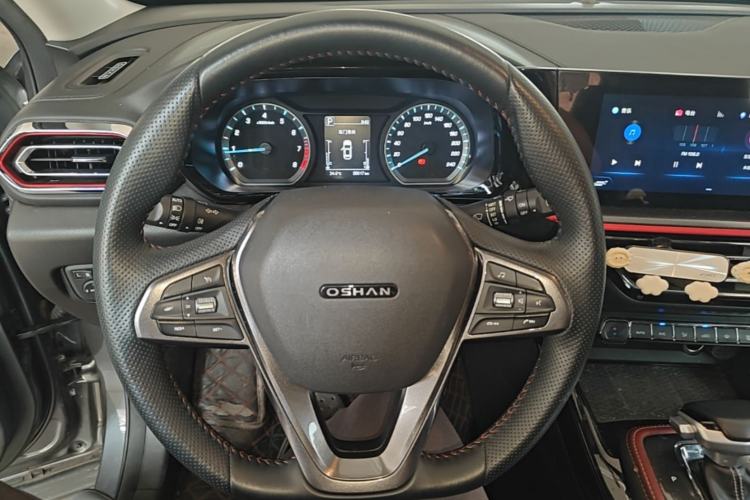 Used CHANGAN OSHAN X5 2021 Revised Version 1.5T DCT Luxury Edition Steering Wheel