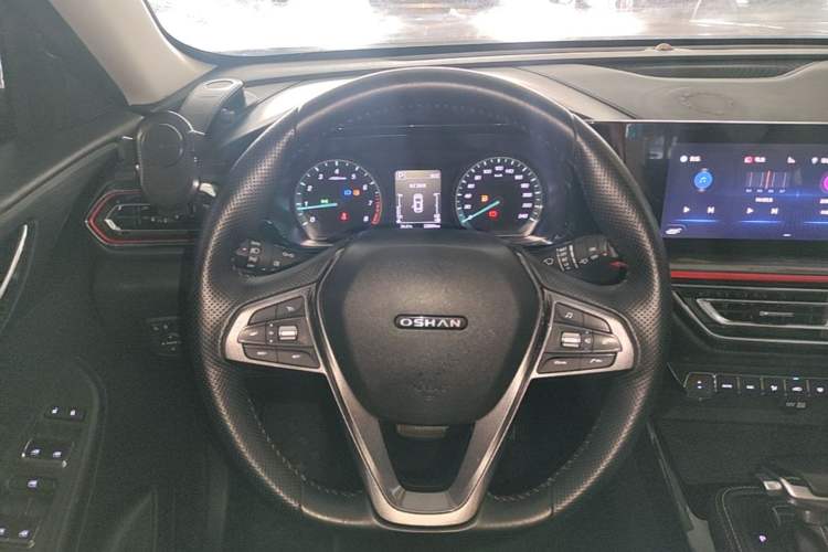 Used CHANGAN OSHAN X5 2021 Revised Version 1.5T DCT Luxury Edition Steering Wheel