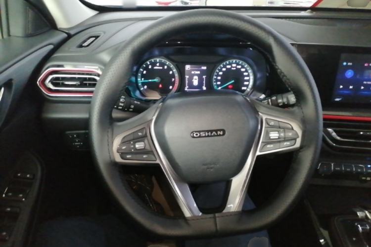 Used CHANGAN OSHAN X5 2021 Revised Version 1.6L CVT Luxury Edition Steering Wheel