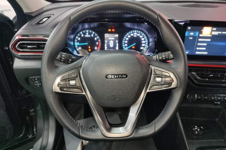 Used CHANGAN OSHAN X5 2021 Revised Version 1.6L Manual Luxury Edition Steering Wheel