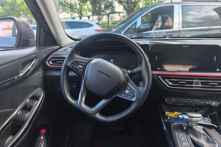 Used CHANGAN OSHAN X5 2021 1.6L CVT Luxury Model Steering Wheel