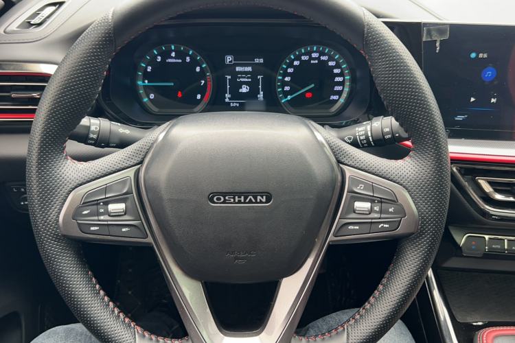 Used CHANGAN OSHAN X5 2021 Revised Version 1.5T DCT Luxury Edition Steering Wheel