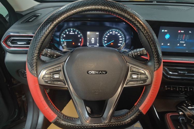 Used CHANGAN OSHAN X5 2021 Revised Version 1.5T DCT Luxury Edition Steering Wheel