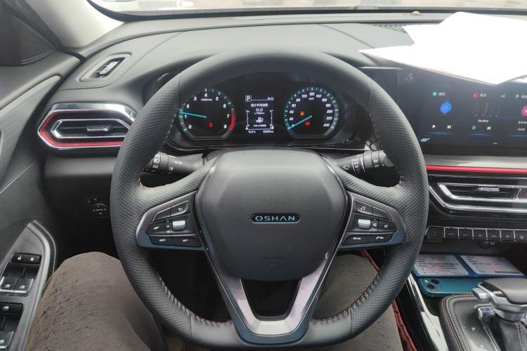 Used CHANGAN OSHAN X5 2021 Revised Version 1.5T DCT Luxury Edition Steering Wheel