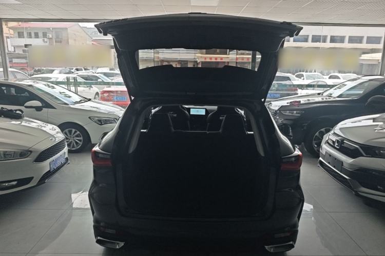 Used CHANGAN OSHAN X5 2021 1.6L CVT Flagship Model Trunk