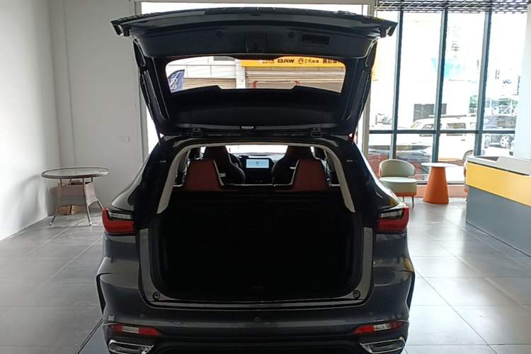 Used CHANGAN OSHAN X5 2021 1.5T DCT Flagship Edition Trunk