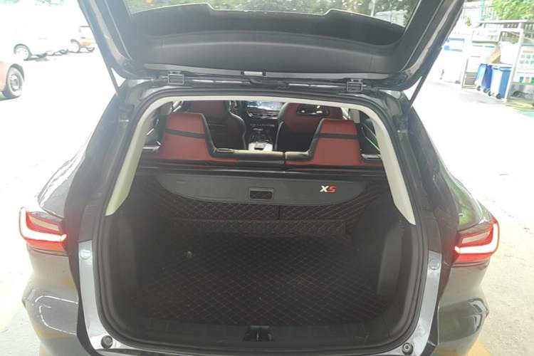 Used CHANGAN OSHAN X5 2021 1.5T DCT Prestige Edition Trunk