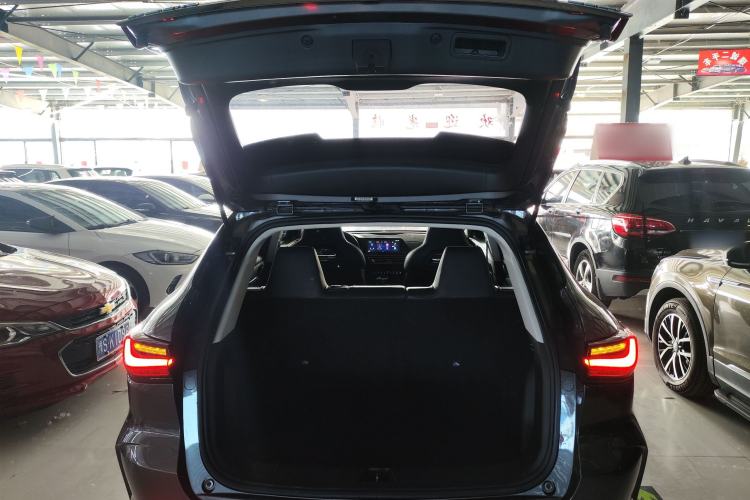 Used CHANGAN OSHAN X5 2021 Revised Version 1.5T DCT Luxury Edition Trunk