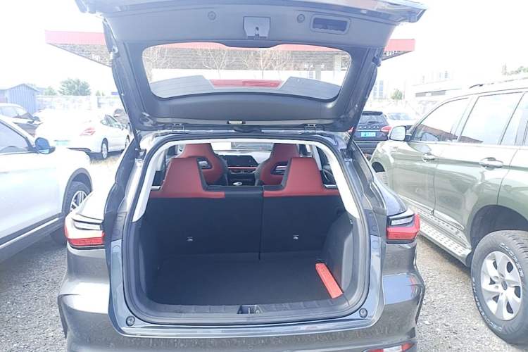 Used CHANGAN OSHAN X5 2021 1.5T DCT Prestige Edition Trunk
