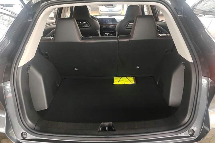 Used CHANGAN OSHAN X5 2021 1.6L CVT Comfort Model Trunk
