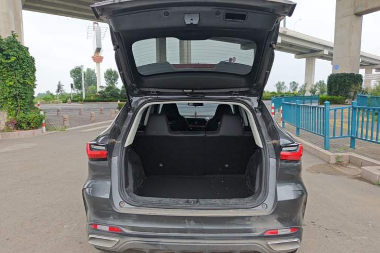 Used CHANGAN OSHAN X5 2021 1.5T DCT Flagship Edition Trunk