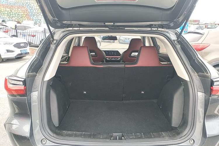 Used CHANGAN OSHAN X5 2021 Revised Version 1.5T DCT Luxury Edition Trunk