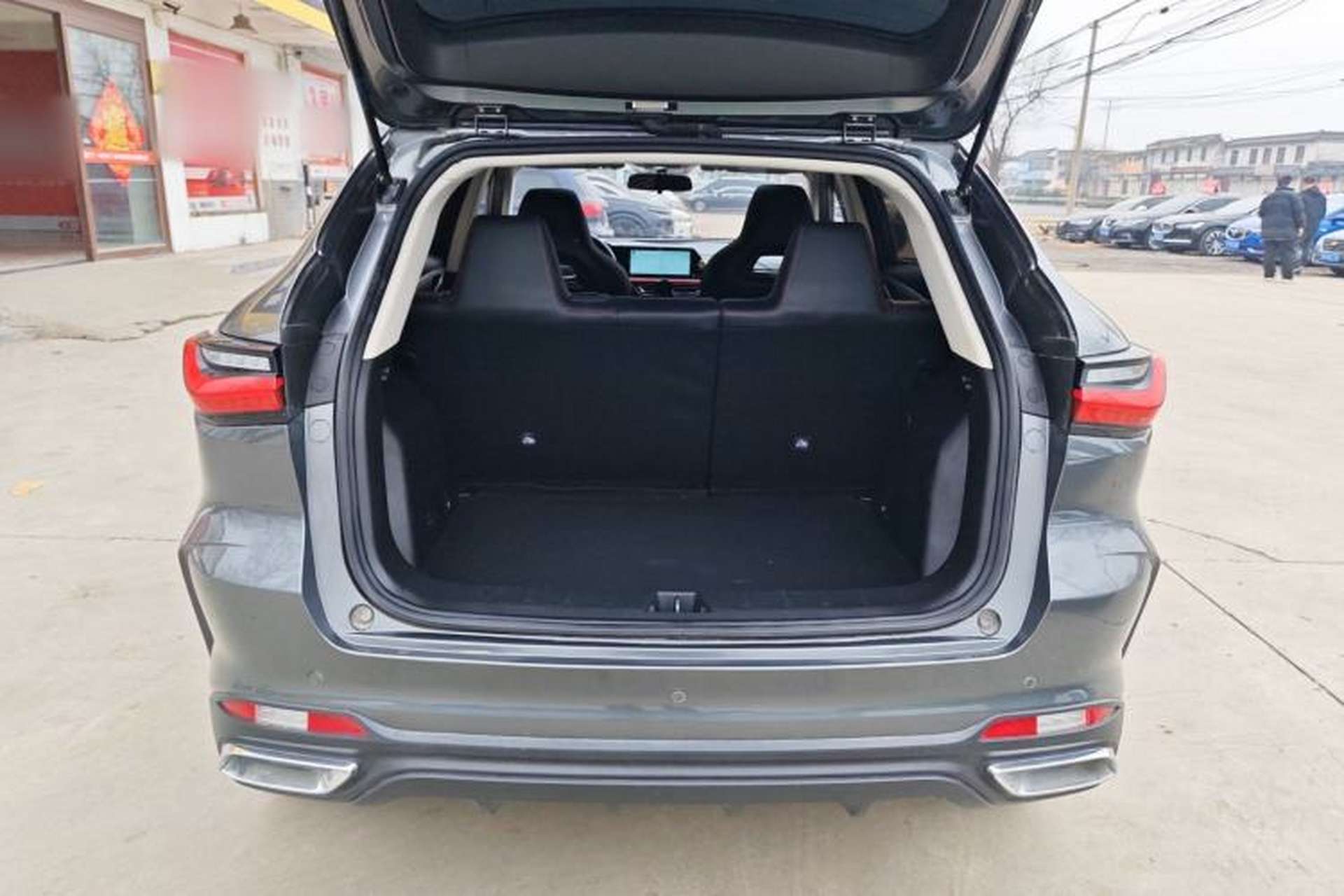Used CHANGAN OSHAN X5 2021 1.6L CVT Luxury Model Trunk