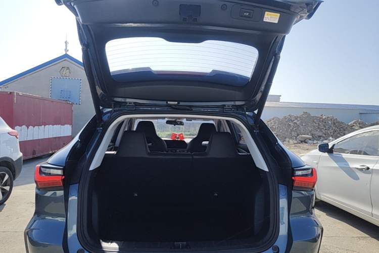 Used CHANGAN OSHAN X5 2021 1.6L CVT Luxury Model Trunk