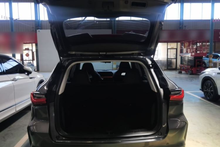 Used CHANGAN OSHAN X5 2021 1.6L CVT Luxury Model Trunk