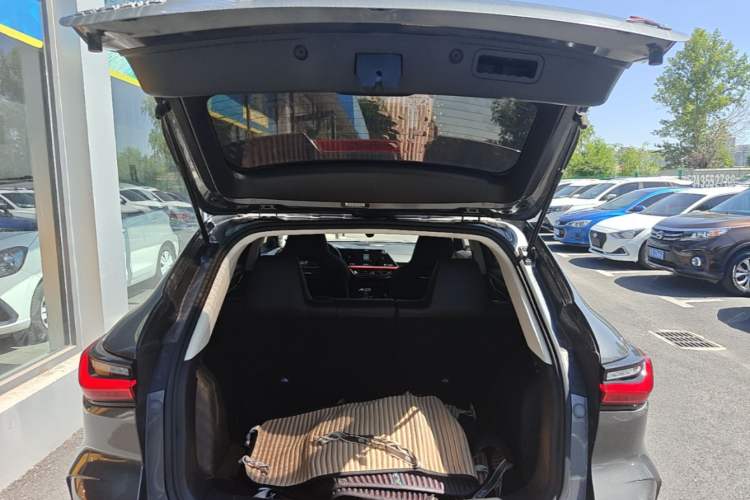 Used CHANGAN OSHAN X5 2021 1.6L CVT Luxury Model Trunk