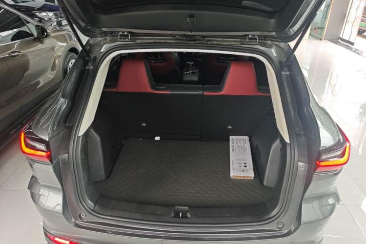 Used CHANGAN OSHAN X5 2021 1.5T DCT Prestige Edition Trunk