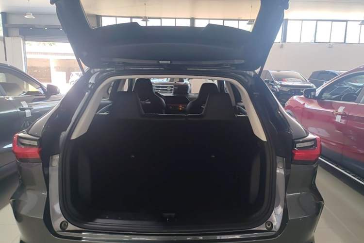 Used CHANGAN OSHAN X5 2021 Revised Version 1.5T DCT Luxury Edition Trunk